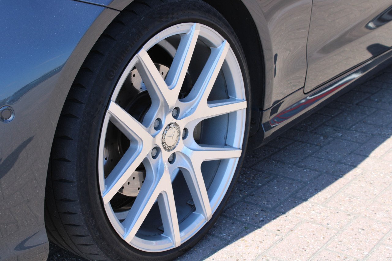 Mercedes-Benz E-Klasse E220 CDI Coupe AMG PANO