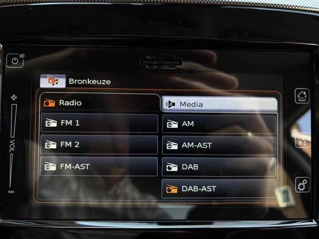 Suzuki Vitara automaat 1.4 boosterjet style smart hybrid | trekhaak afneemb