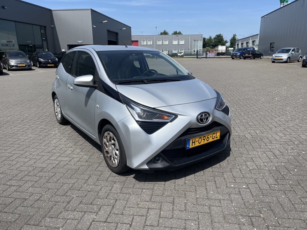 Toyota Aygo 1.0 vvt-i x-play