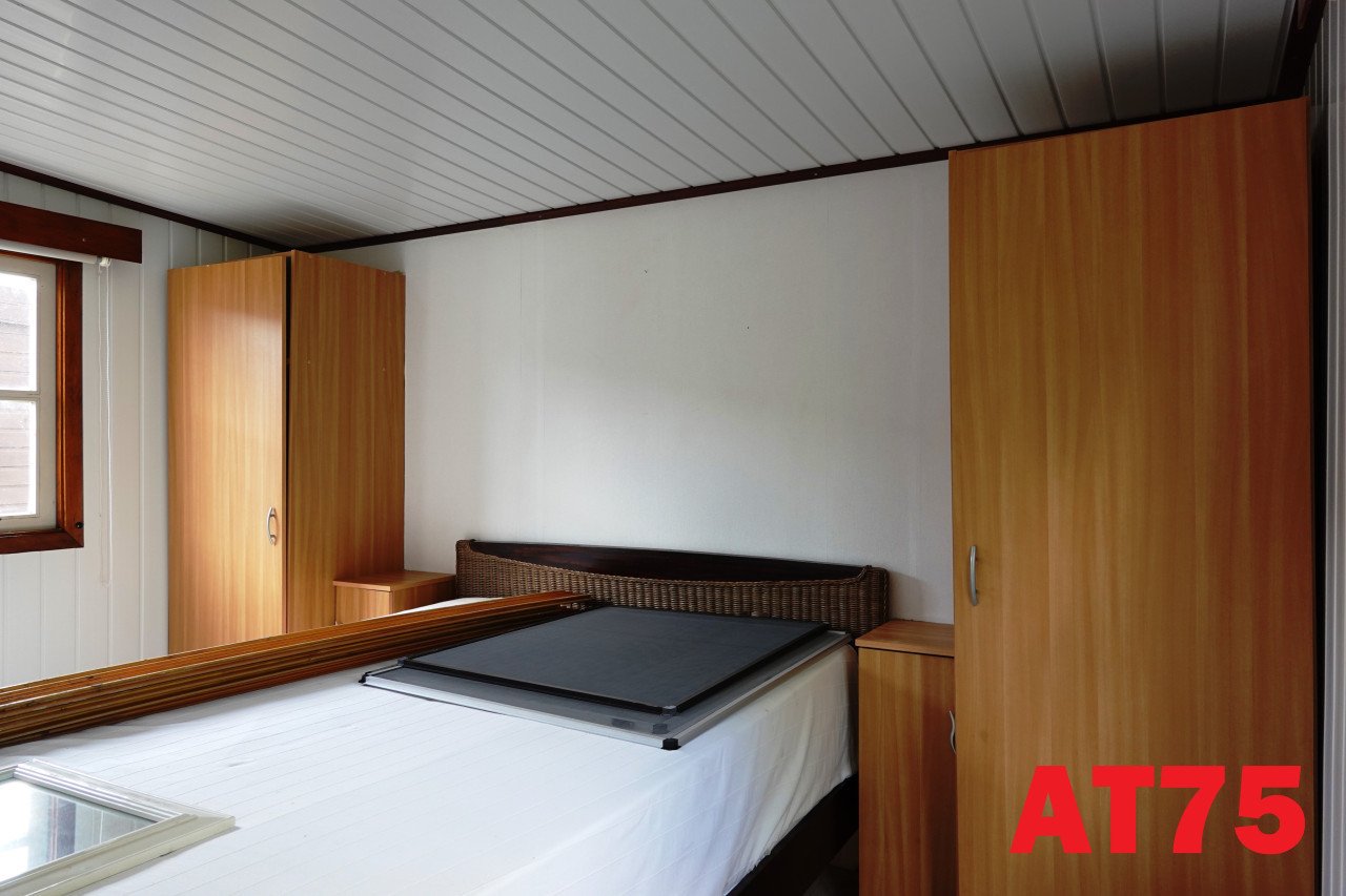 Betaalbaar chalet met gezellig interieur en kunststof buitenzijde te koop