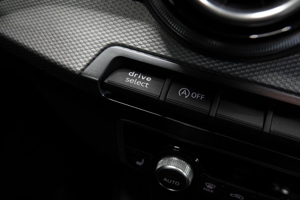 Audi Q2 35 tfsi s edition