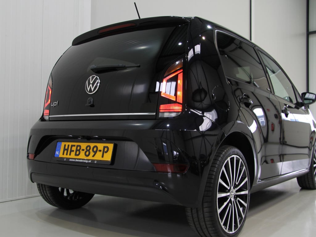 Volkswagen UP! active 5drs. clima | cruise | camera | vol!