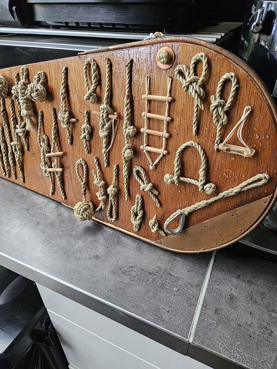 Prachtig Maritiem knopenbord scheepvaart op houten plank