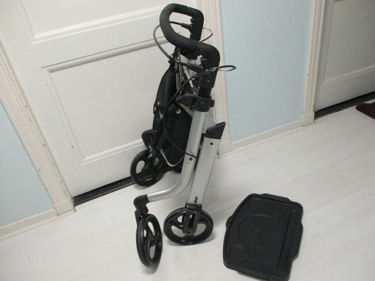 Binnen rollator met tas en dienblad te koop
