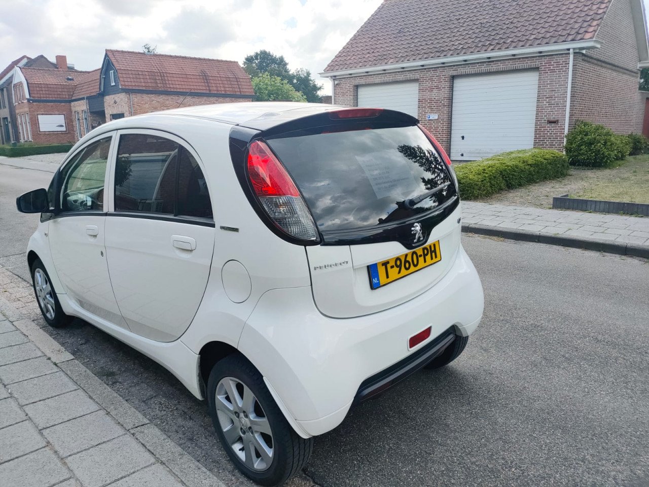 Peugeot ION elektrische pittige stads auto