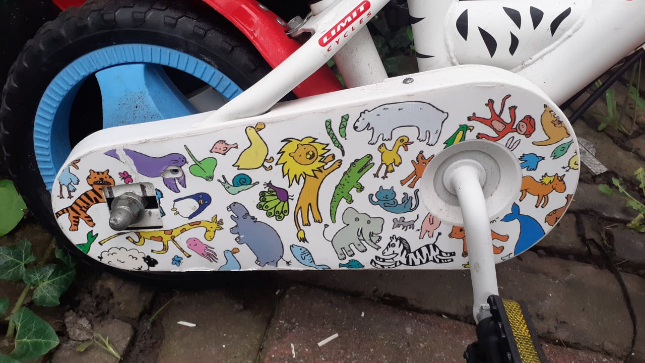 3 x Kinderfietsjes 16 inch / 12 inch & 10 inch & 2 x Loopfietsjes