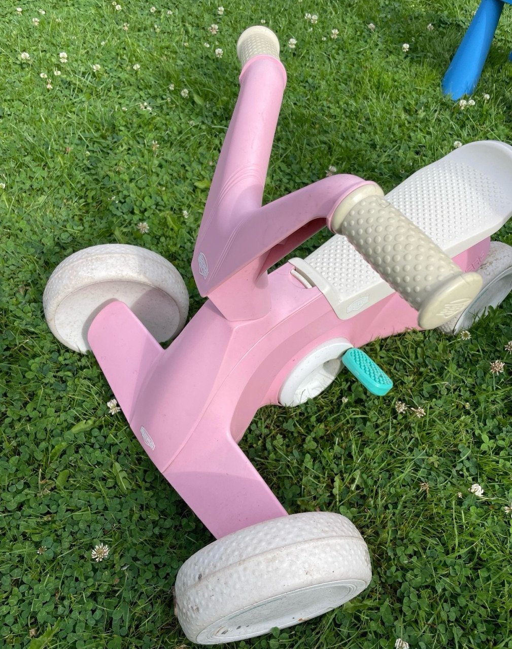 BERG GO loopfiets met trappers, roze