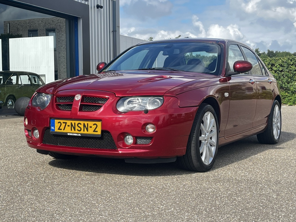 MG ZT 4.6 v8 260