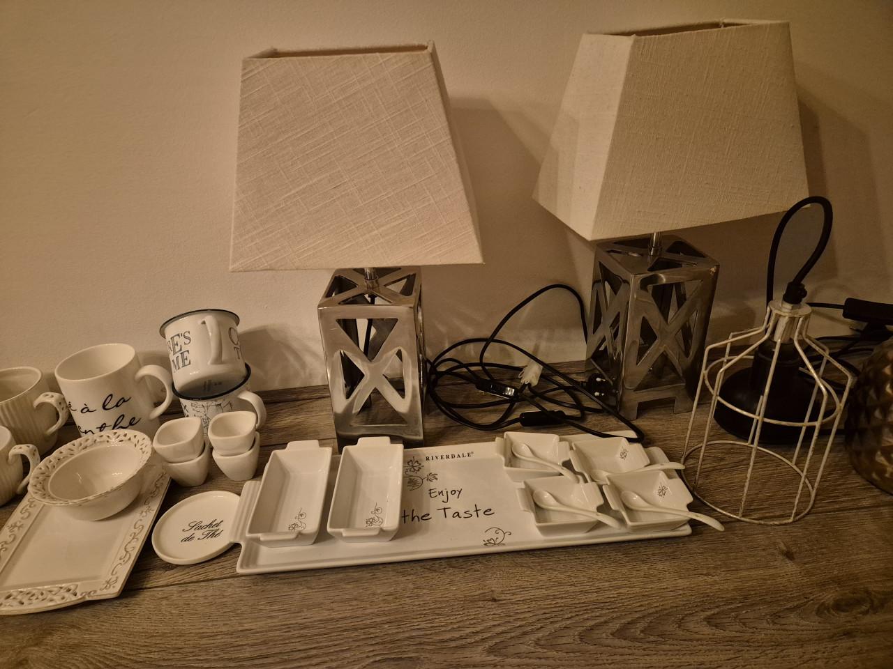 Uitzoeken, alles één euro per item!