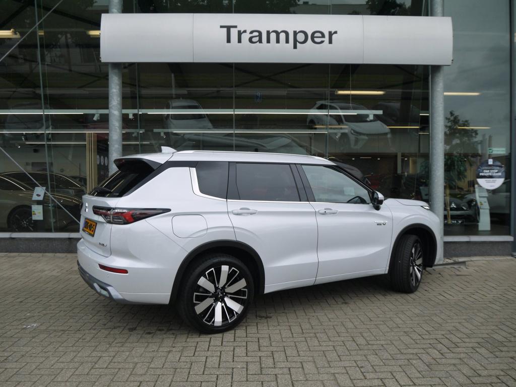 Mitsubishi Outlander 2.4 phev instyle 306pk s-awc|rijklaar