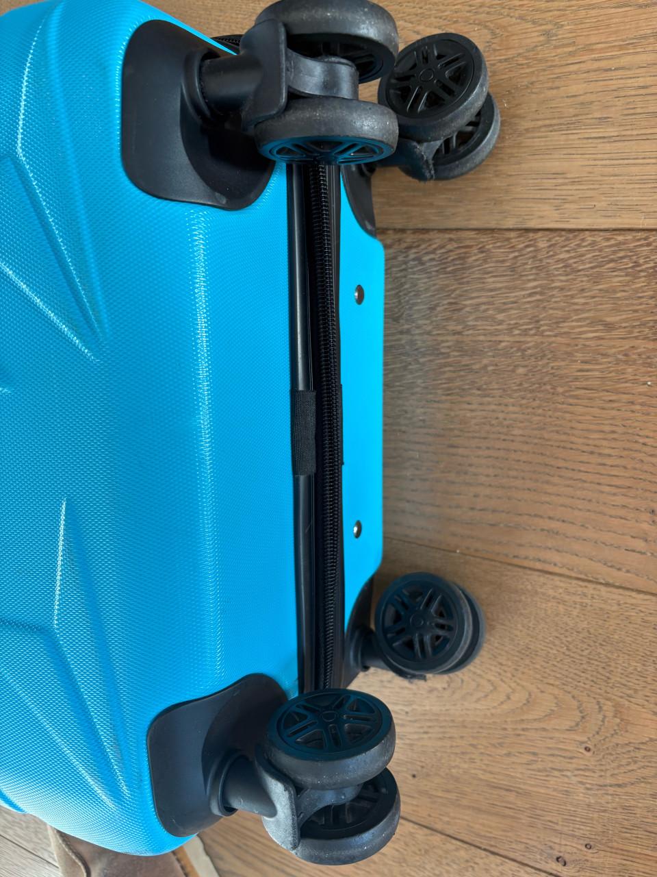 Handbagege koffer - prima staat handvat ‘defect’