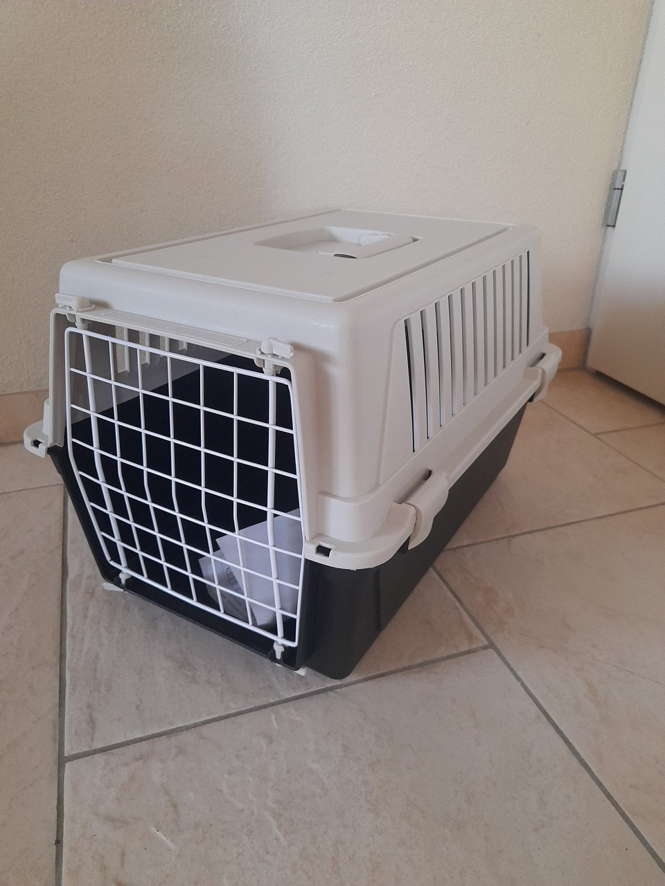 Vervoers box / Reismand voor katten  (nieuw) 58 x 37 x 33H