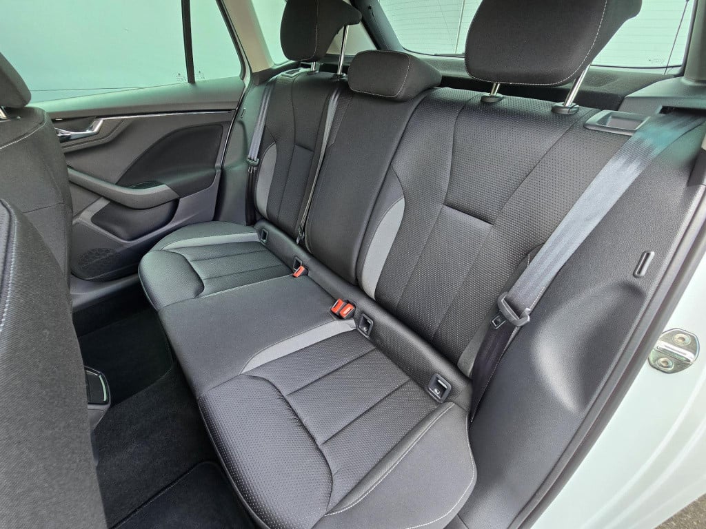 Skoda Kamiq 1.0 tsi selection virtual cockpit android auto navigatie pdc v+
