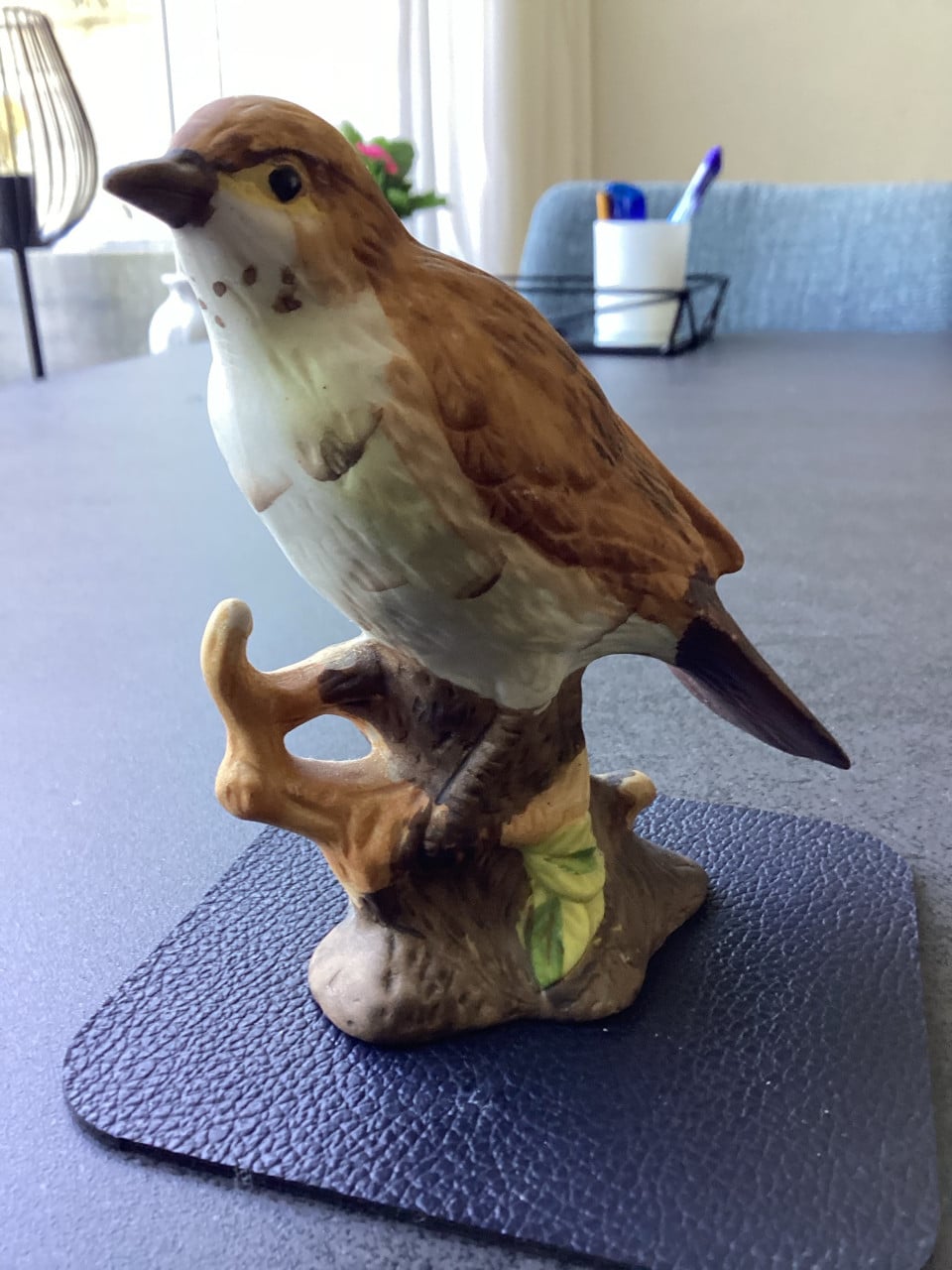 Porselijnen Beeldje (Grote Lijster)