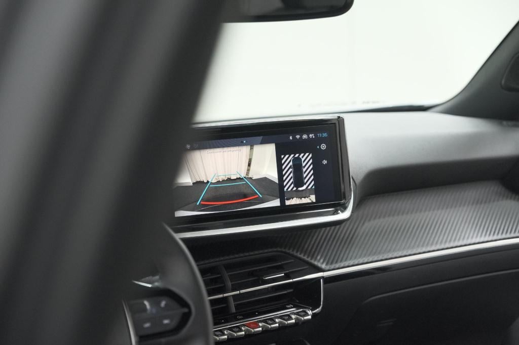 Peugeot 2008 puretech 100 allure | camera | navigatie | parkeersensoren | a