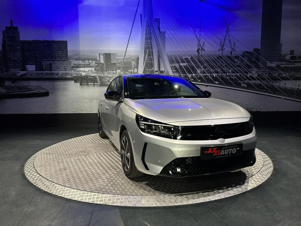 Opel Corsa 1.2 turbo gs *carplay*camera*led*