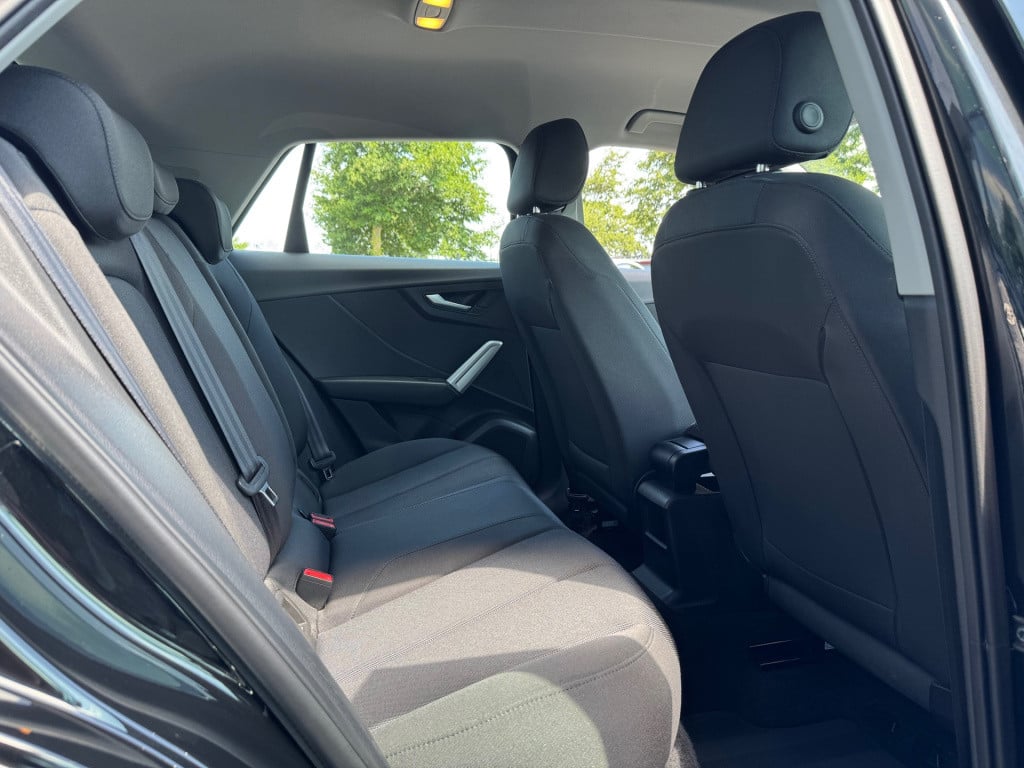 Audi Q2 35 tfsi advanced * led * camera * stoelverwarming * adaptieve cruis