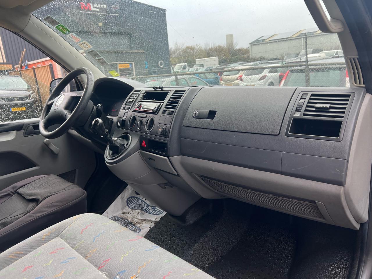 Volkswagen Transporter 2.5TDI 3zits Jaar apk