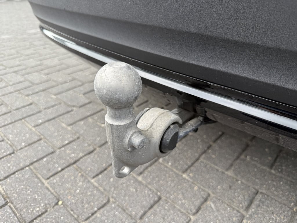 Volvo C40 extended plus 82 kwh | trekhaak| pano| achteruitrijcamera| stoel