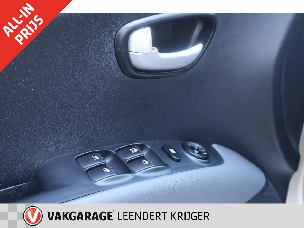 Hyundai I 10 1.1 dynamic automaat/1 jaar apk