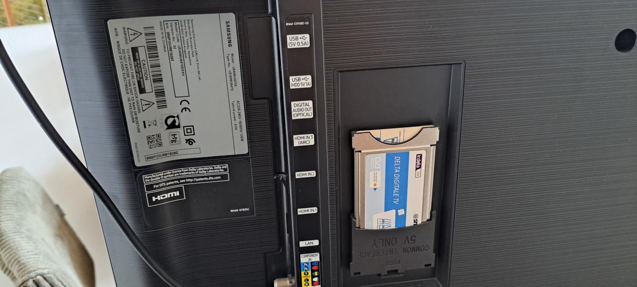 Samsung smart tv 40 inch.