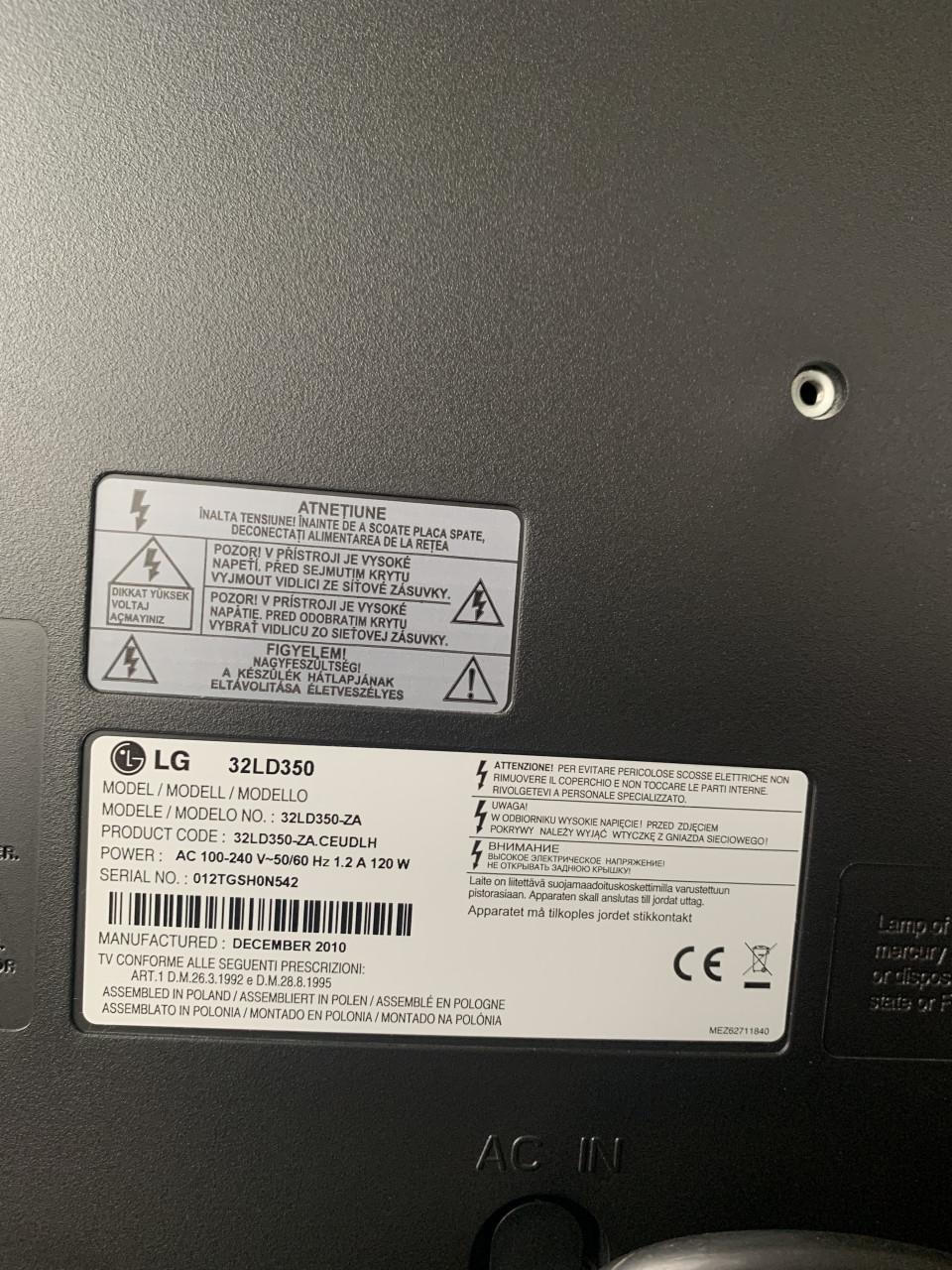 LG 32 inch TV uiteraard met afstandsbediening en CI-module