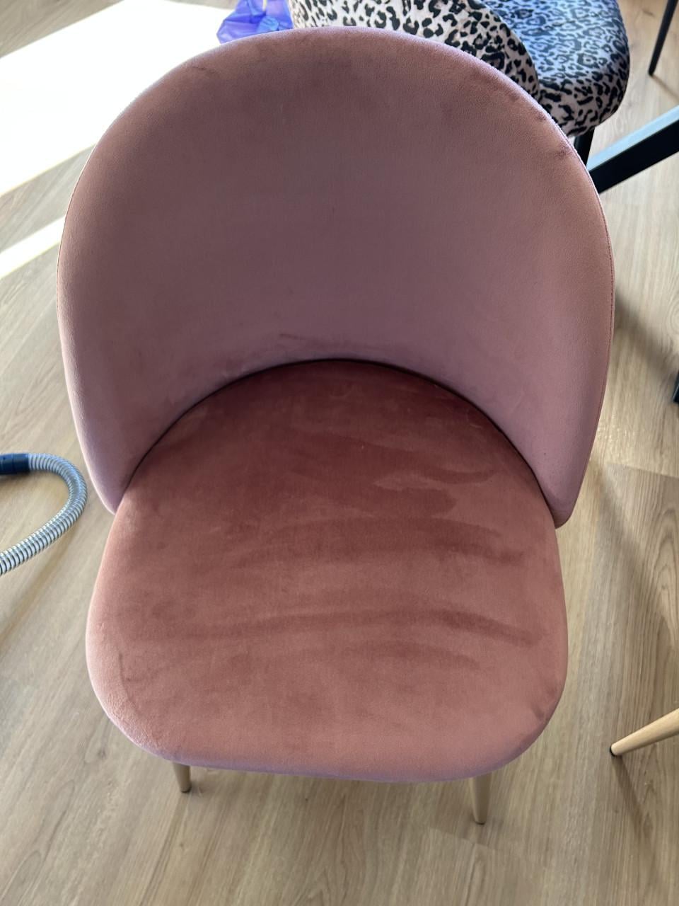 Roze stoelen