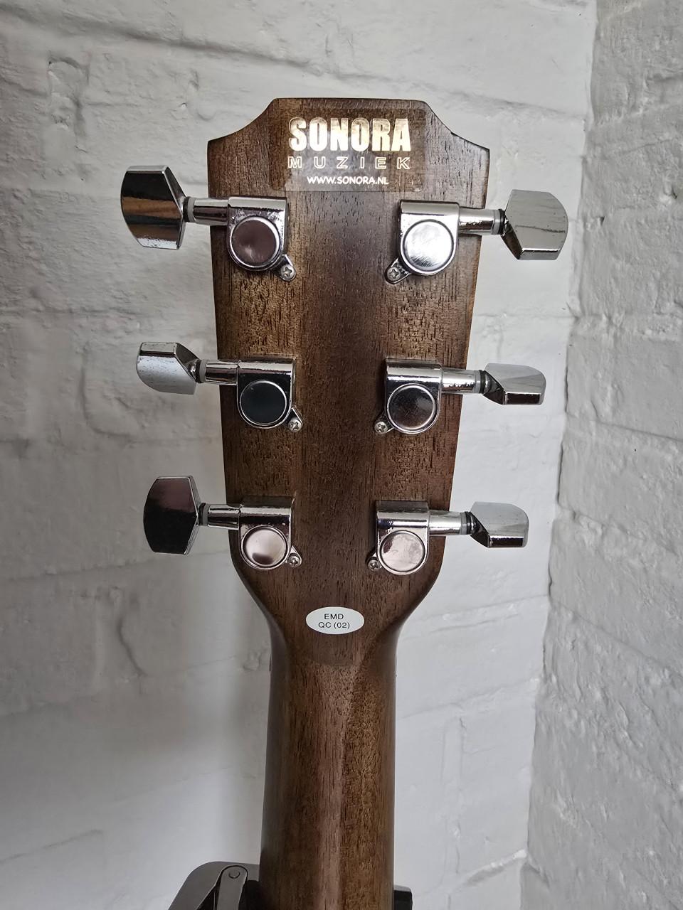 Te Koop : JAMES NEGILAN AKOESTISCHE GITAAR ASY-D