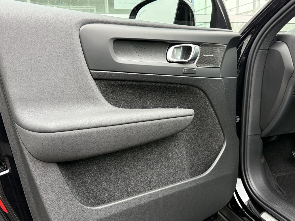 Volvo Ec40 extended ultra black edition ceramic coating+