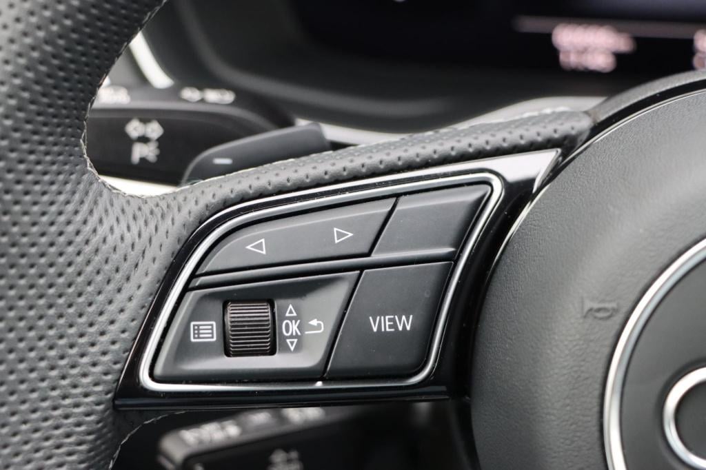 Audi A4 avant 35 tfsi s edition competition 150pk s-tronic stoelverwarming 