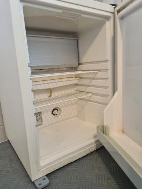 Klein koelkastje 12/220