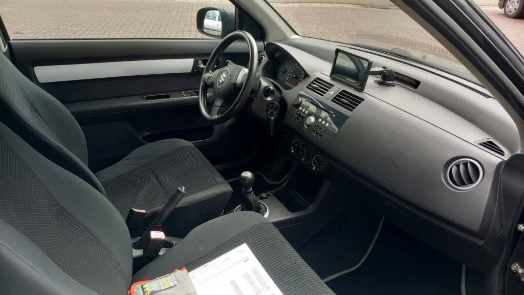 Suzuki Swift 1.3 exclusive