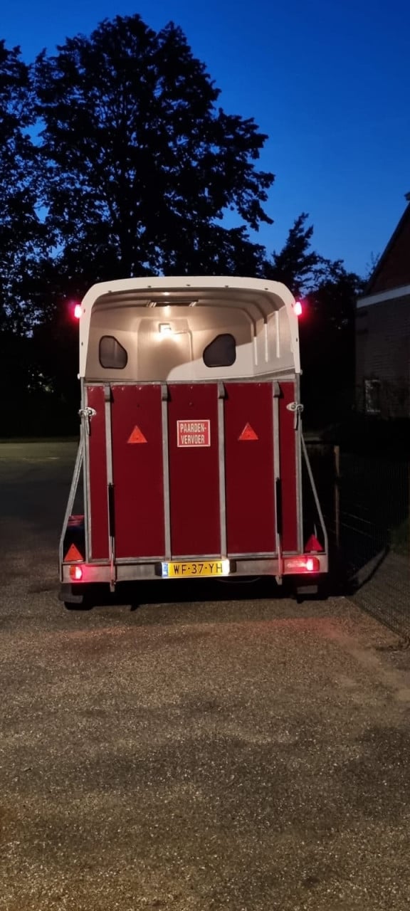 2 paardstrailer