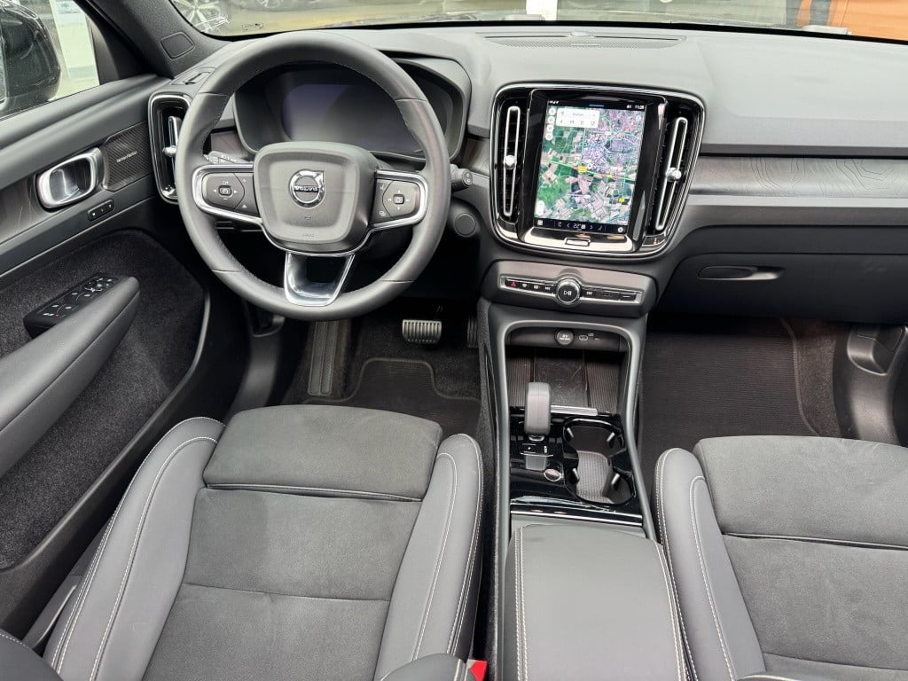 Volvo XC40 recharge ultimate 70kwh| panodak| adap.cruise| 360camera| h&k so