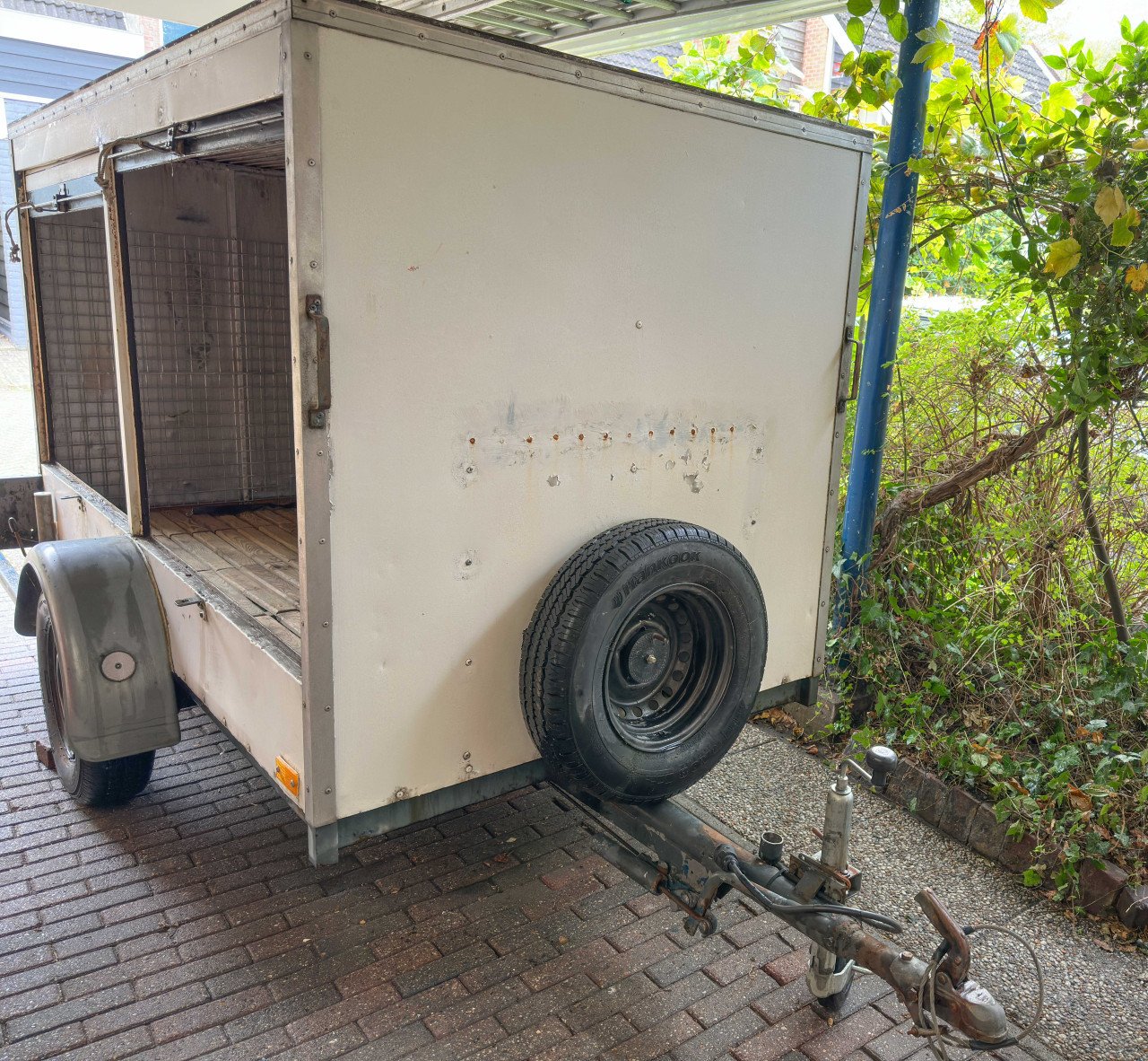 Gesloten aanhangwagen max. 750 kg