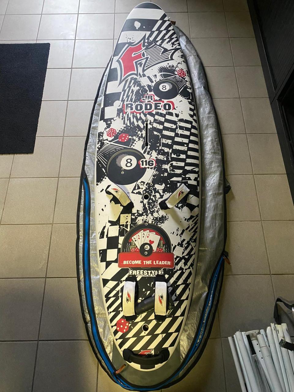 Junior freestyle surfboard