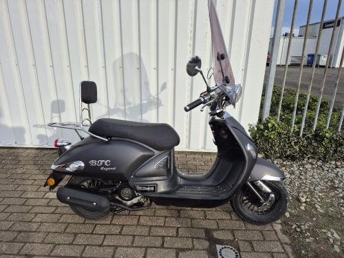 BTC Legend scooter uit 2019, in nieuwstaat