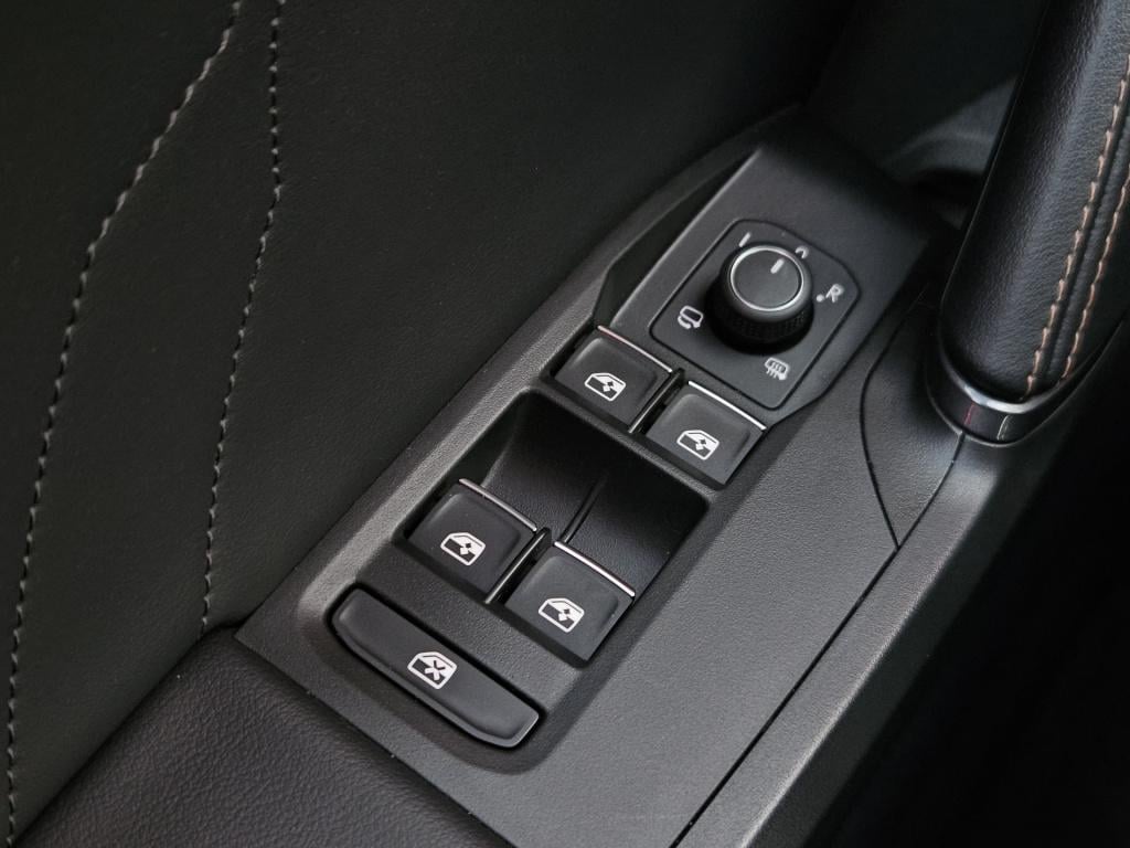 Cupra Leon Sportstourer 1.4 e-hybrid vz adrenaline | acc | camera | carplay