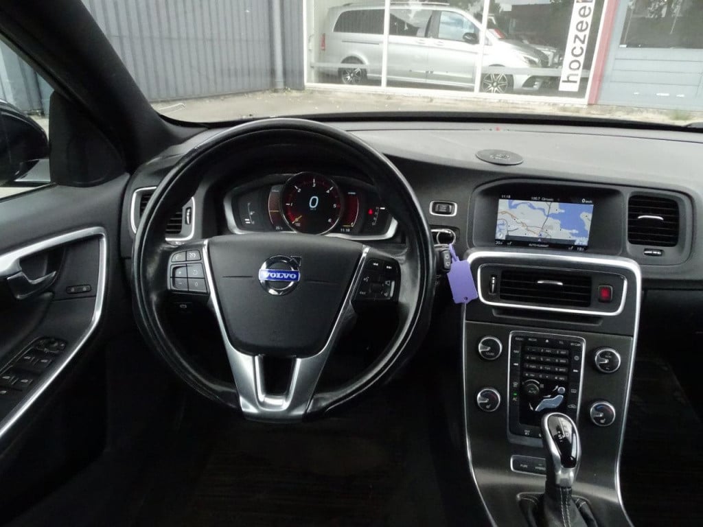 Volvo V60 2.4 d6 awd plug-in hybrid summum | xenon | leder | memory | pdc
