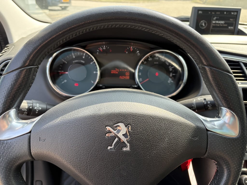Peugeot 3008 1.2 puretech style trekhaak panorama dak