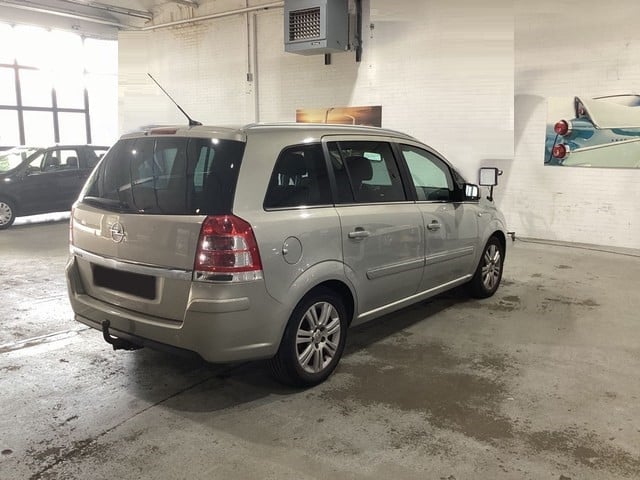 Opel Zafira 1.8 cosmo navi | pdc | cruise | climate control | trekhaak etc.