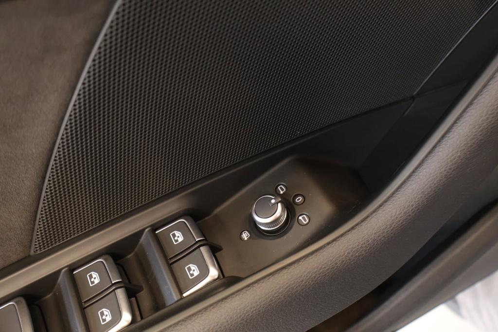 Audi A3 cabriolet 1.5 tfsi cod sport s line edition, carplay, stoel+nek ver