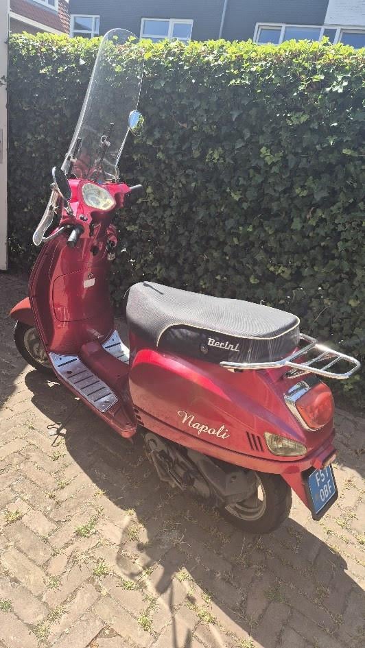 Leuke nog goed rijdende scooter