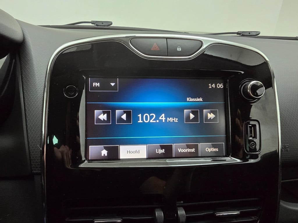 Renault Clio occasion zuinige auto en cruisecontrol | tweedehands renault c