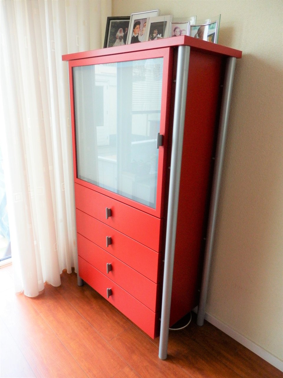 Moderne vitrinekast