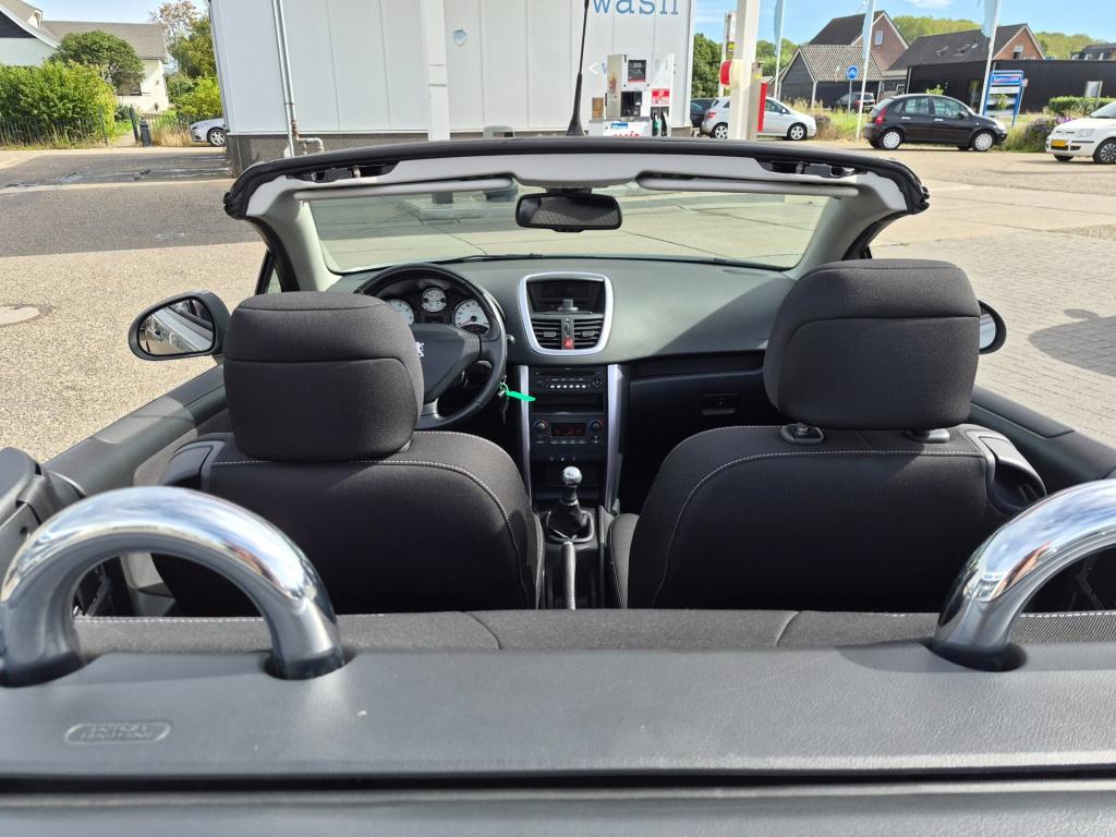 Peugeot 207 cc 1.6 vti première