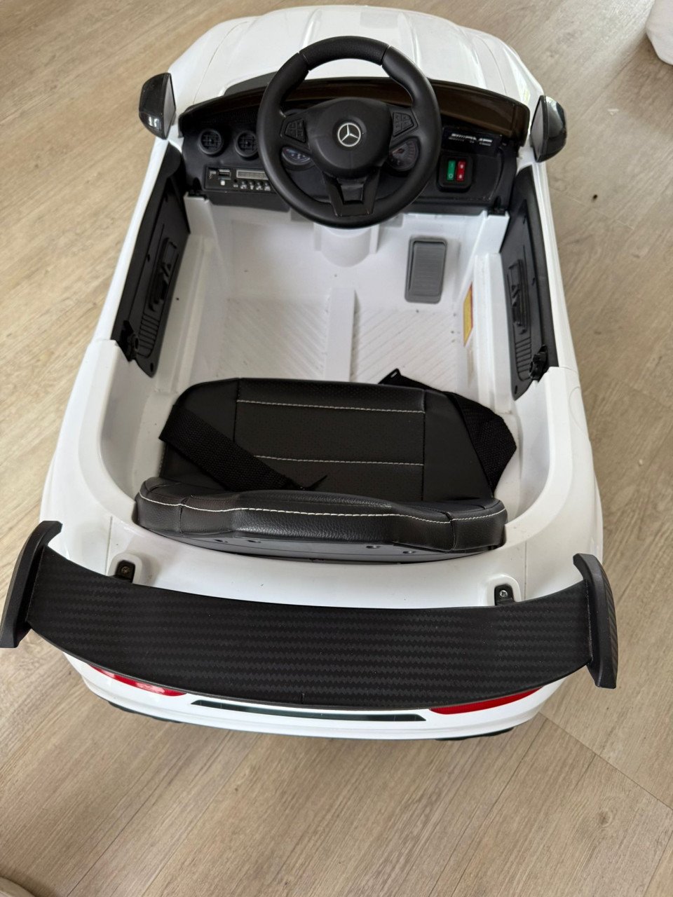 Mercedes AMG Elekrtische kinderauto