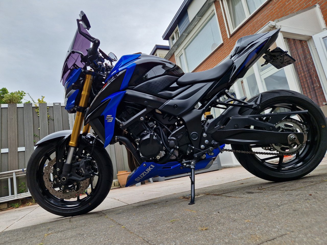 Suzuki gsx-s750