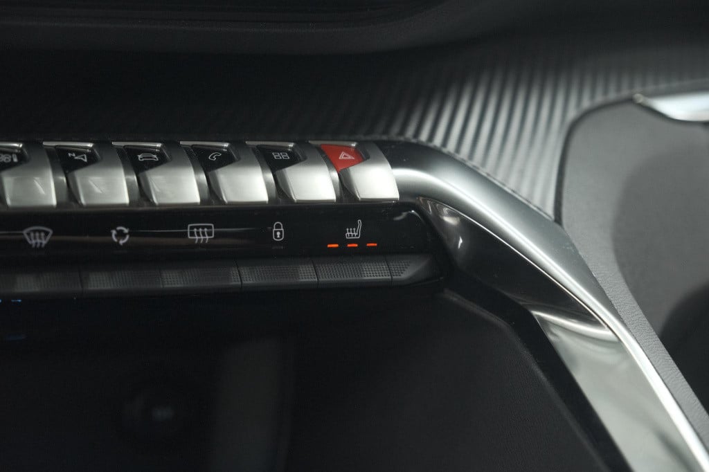Peugeot 5008 puretech 130 eat8 active pack | 7 zitplaatsen | camera | navig