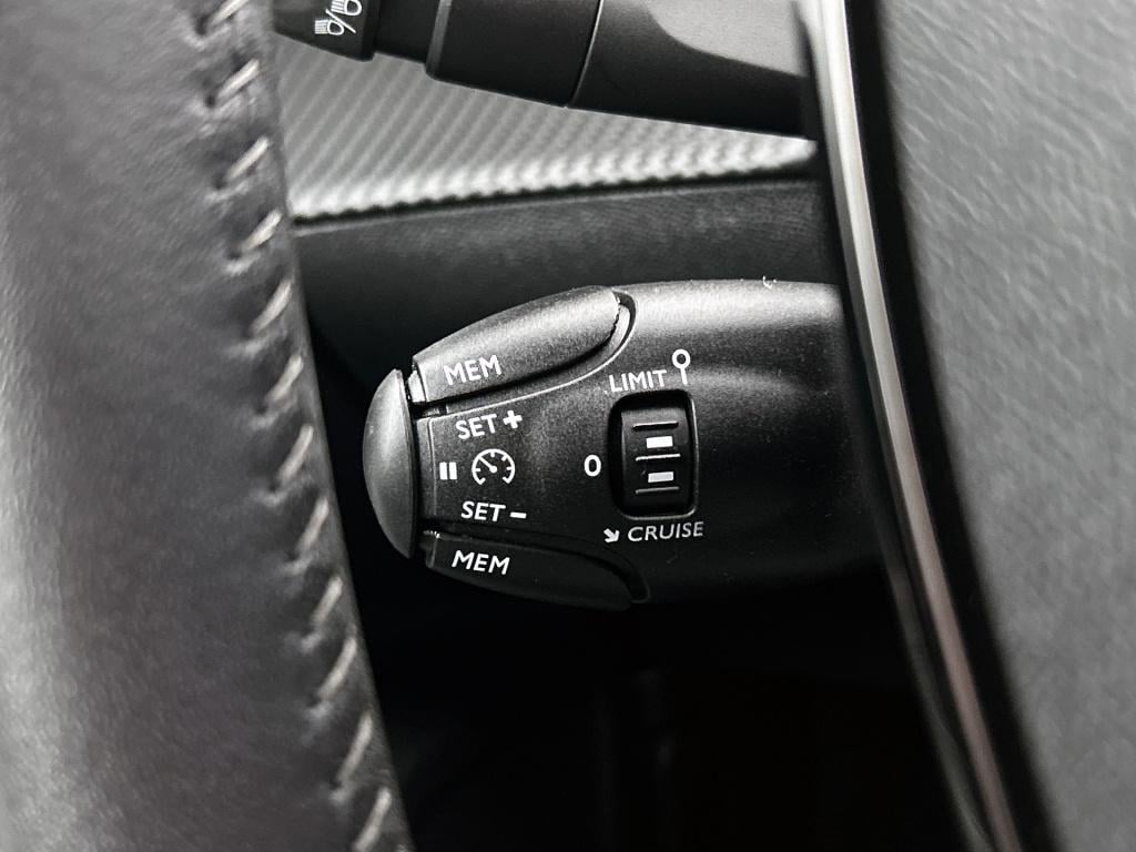 Peugeot 2008 130 pk active pack | rijklaar | apple carplay | camera | stoel